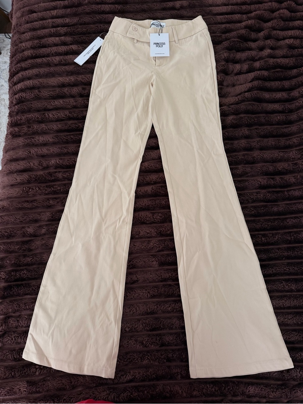 Princess Polly mid rise Cream Flare Jeans ( SIZE 2)